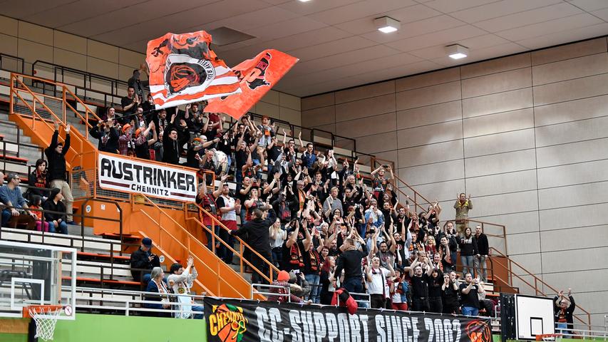 90:73! Falcons verwöhnen ihre Fans gegen Chemnitz