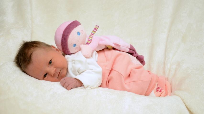 Hemhofen darf sich über Lara Kuntschnik freuen: Am 18. März kam sie mit 2675 Gramm zur Welt.