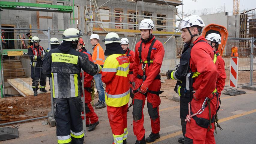 Betriebsunfall bei Feuerwehr-Neubau: Mann fällt in Drei-Meter-Schacht 