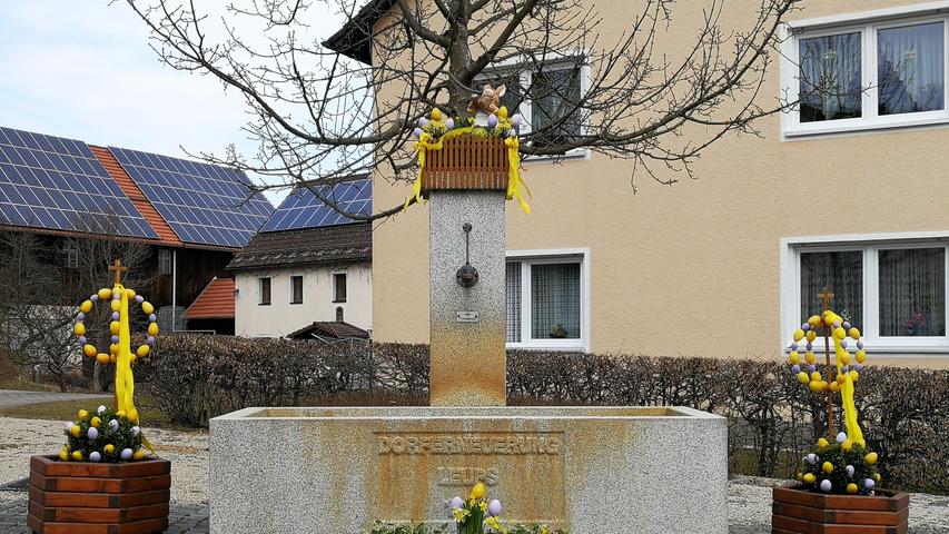 Der Osterbrunnen in Leups.