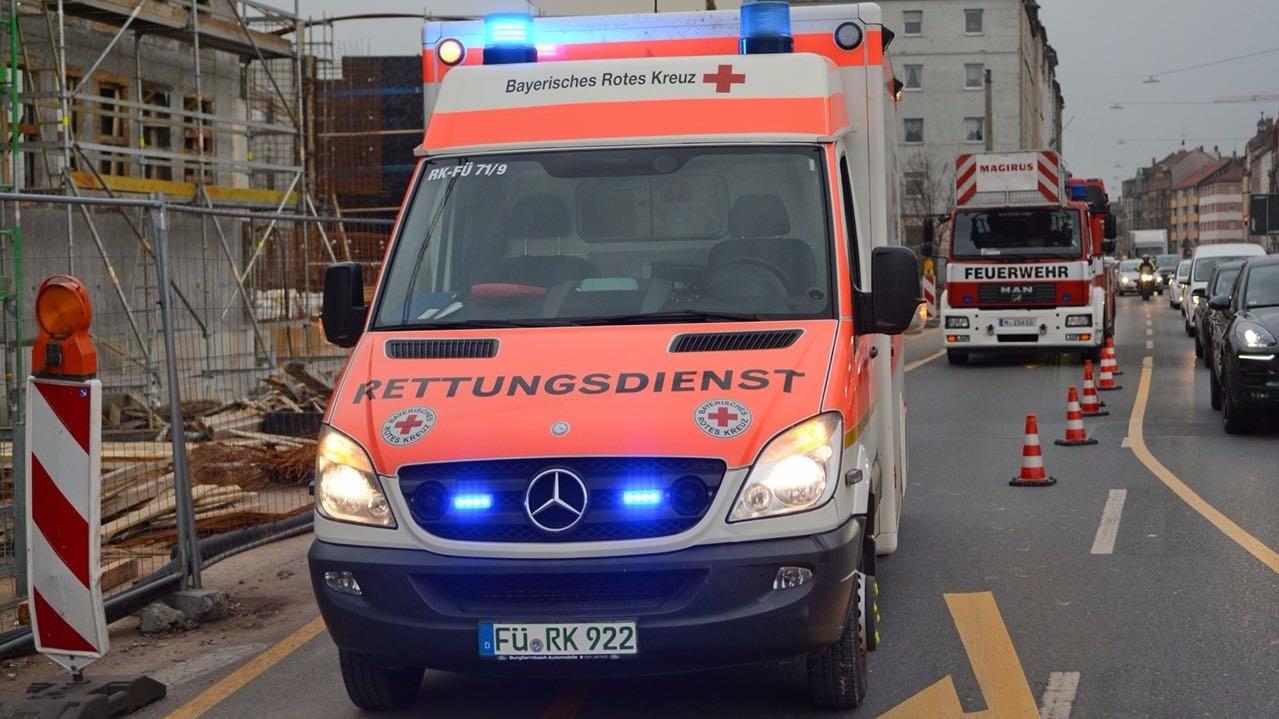 In einem Rettungswagen wie diesem aus Fürth wurde der Rettungsassistent wohl beklaut.
