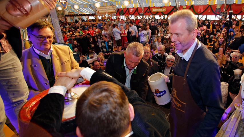 Angstochn is! Nürnberger Volksfest mit drei Schlägen eröffnet