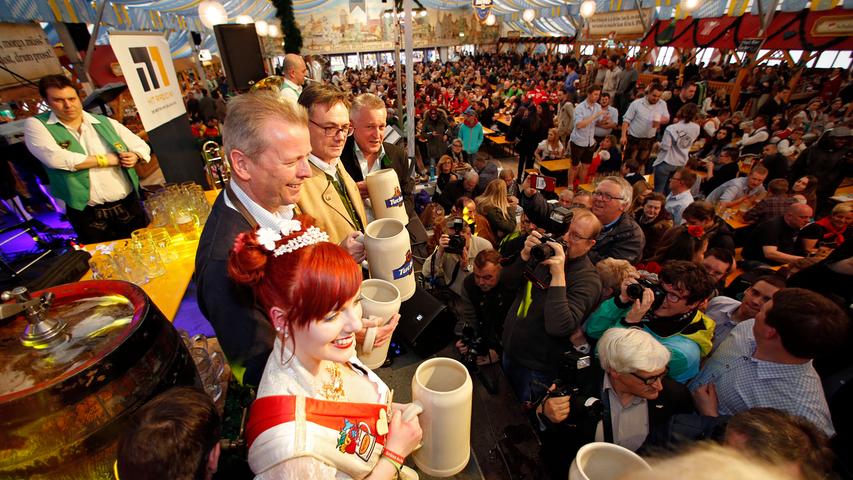 Angstochn is! Nürnberger Volksfest mit drei Schlägen eröffnet