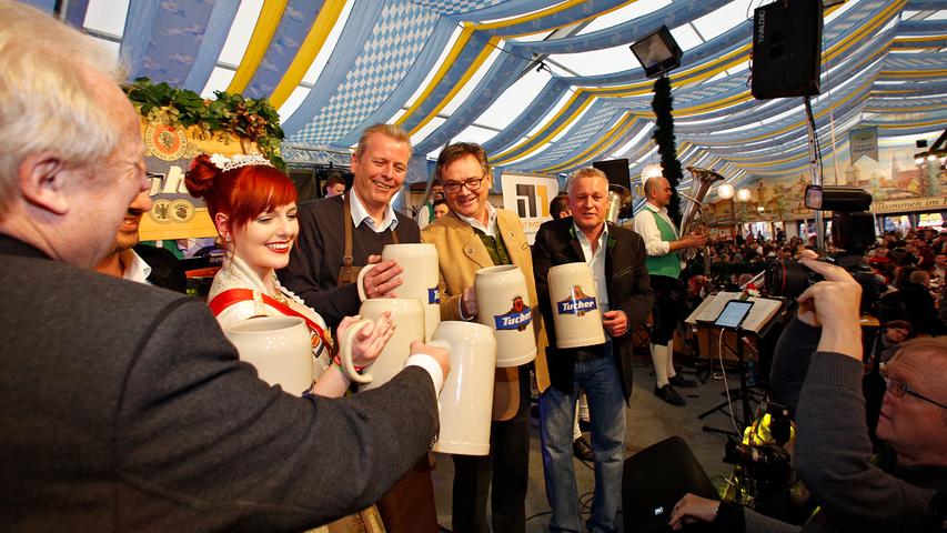 Angstochn is! Nürnberger Volksfest mit drei Schlägen eröffnet