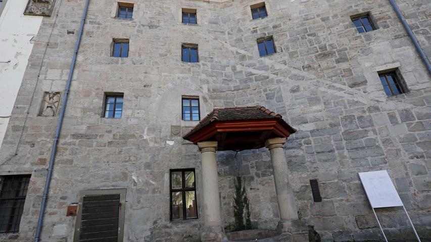 Hinter geheimnisvollen Mauern: Ein Rundgang durch das Schloss Höchstadt
