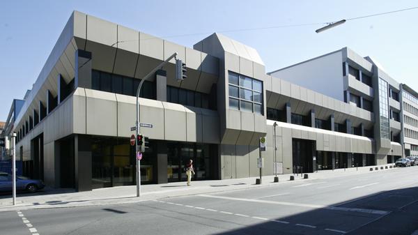 Von außen sieht man dem Neubau in der Gleißbühlstraße die gewaltigen Dimensionen im Innenleben nicht an.