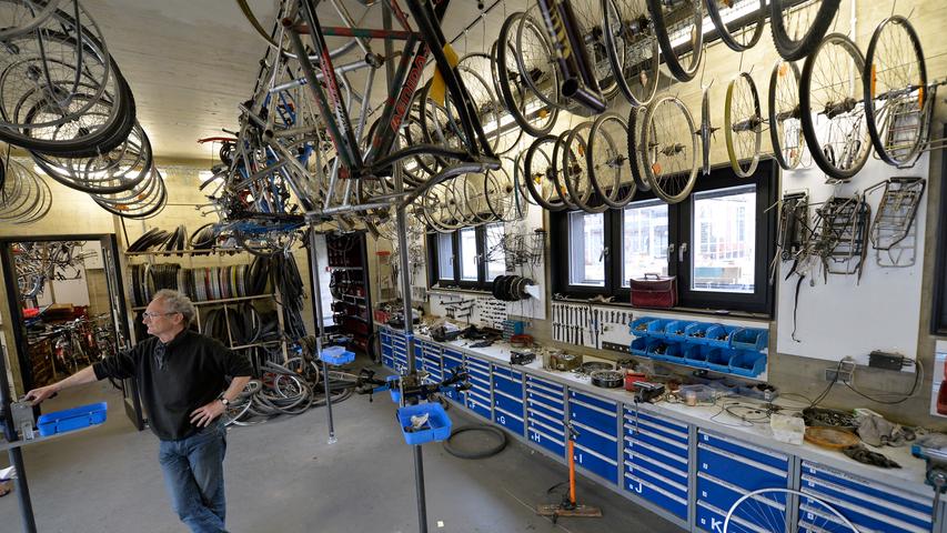Die Fahrradwerkstatt bietet ausreichend Platz zum Schrauben.  