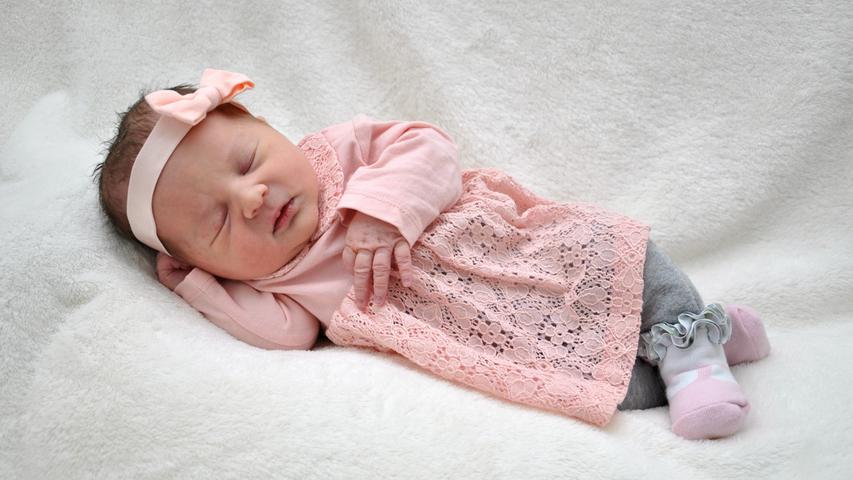 Willkommen auf der Welt! Naila Anastasija wurde am 28. März im Klinikum Hallerwiese geboren. Sie brachte 3300 Gramm auf die Waage und war 52 Zentimeter groß.