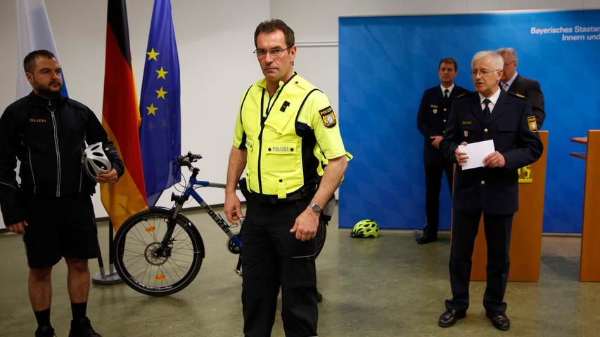 In gelbem Glanz auf Streife: Neue Uniform für Frankens Rad-Polizisten