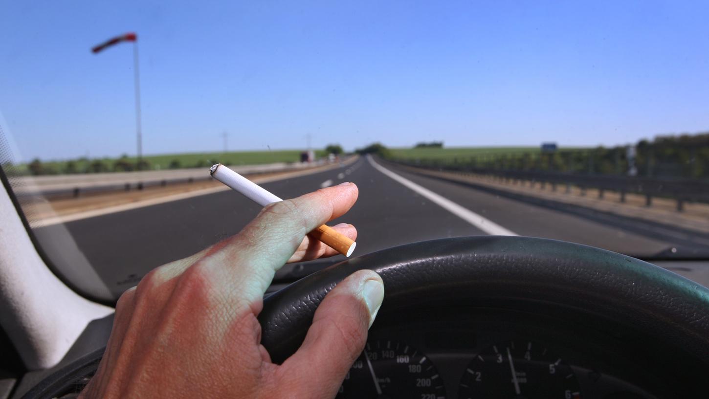 Kinderschutz: Deutsche Politiker fordern Rauchverbot im Auto