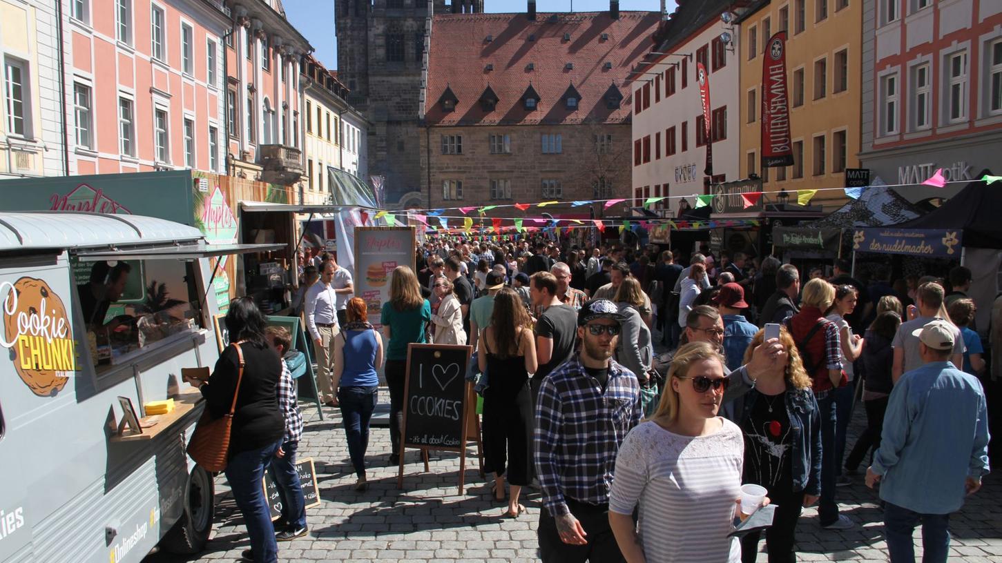 Die Stadt Ansbach erlaubt in ihrer Verordnung, dass während eines Street Food Festivals die Läden im gesamten Stadtgebiet geöffnet haben dürfen. Der VGH sieht dies jedoch anders.