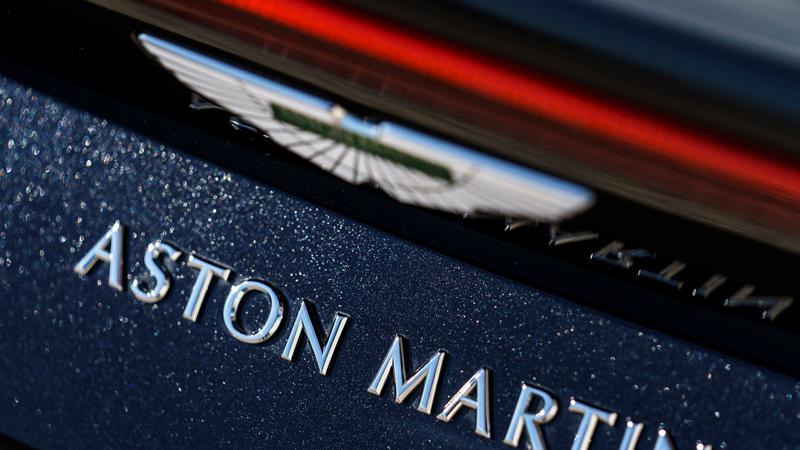 Auf Porsche-Jagd: Aston Martin Vantage V8