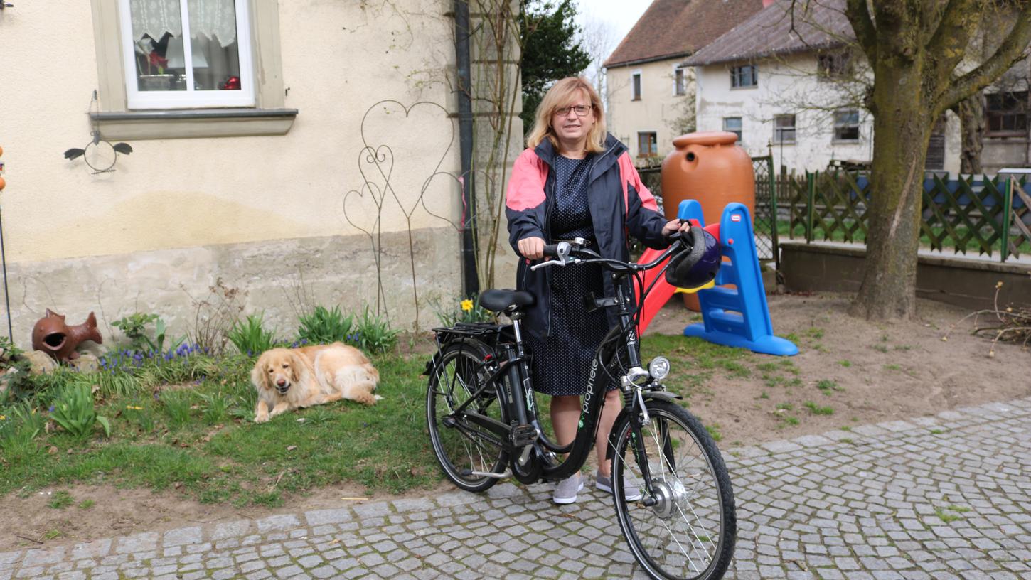 MdL Gabi Schmidt freut sich für die Radfahrer über die Unterstützung durch Innenminister Herrmann. MdL Gabi Schmidt freut sich für die Radfahrer über die Unterstützung durch Innenminister Herrmann.
