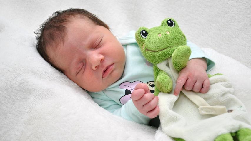 Die kleine Livien-Mihaela kam am 3. April im Klinikum Hallerwiese zur Welt. Bei ihrer Geburt wog sie 3270 Gramm und war 51 Zentimeter groß.