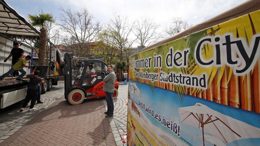 Stadtstrand in Nürnberg: Die erste Lieferung Sand ist da!