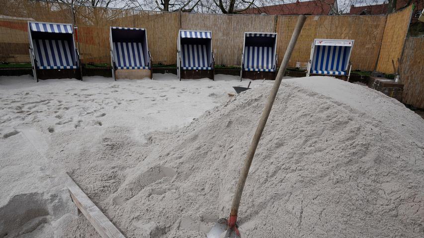 Stadtstrand in Nürnberg: Die erste Lieferung Sand ist da!