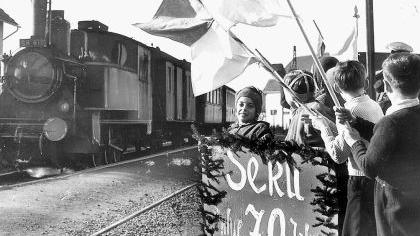 Zum 70. Jubiläum der „Sekundärbahn“ gab‘s einen großen Bahnhof. Foto: Archiv Zum 70. Jubiläum der „Sekundärbahn“ gab‘s einen großen Bahnhof. Foto: Archiv