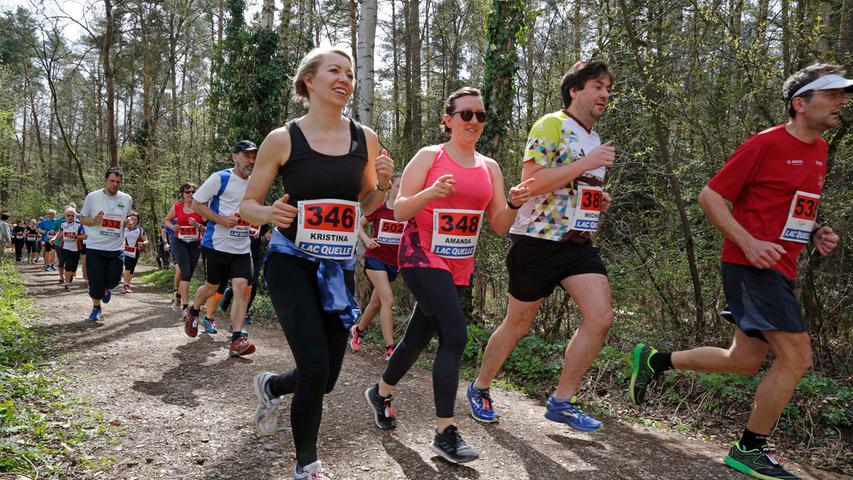 Hunderte Läufer schnürten ihre Schuhe für den Fürther Stadtwaldlauf