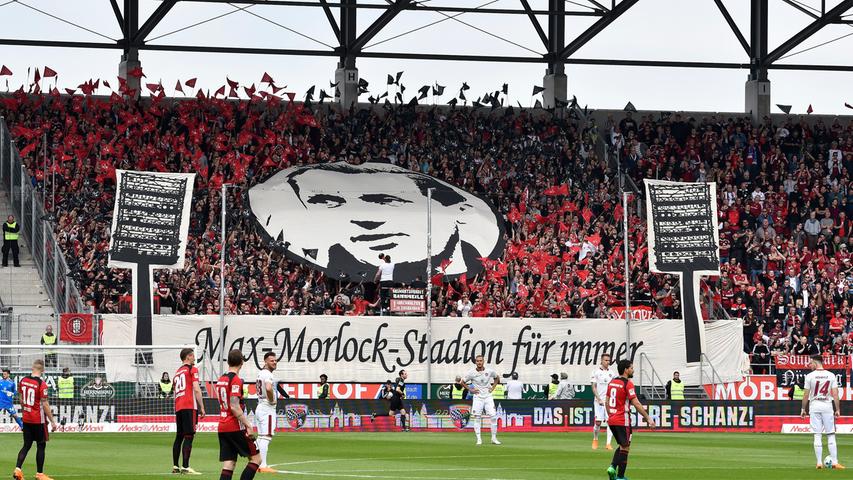 Vergangene Woche lobte Köllner die Anhänger noch für ihre tolle Unterstützung. Die über 4000 angereisten Club-Fans sorgen auch in Ingolstadt schon vor dem Anpfiff für die ersten Gänsehaut-Momente abseits des Rasens.