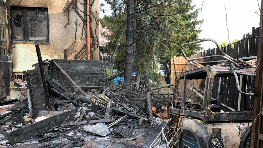 Gartenhütte löst Hausbrand in der Brettergartenstraße aus