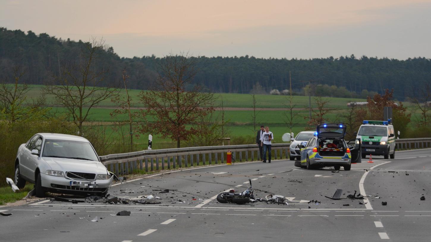 Im vergangenen April kollidierte auf der Rothenburger Straße in Wintersdorf ein Polizeifahrzeug mit einem Mopedfahrer. Der Unfall endete für den damals 30-jährigen Biker tödlich.