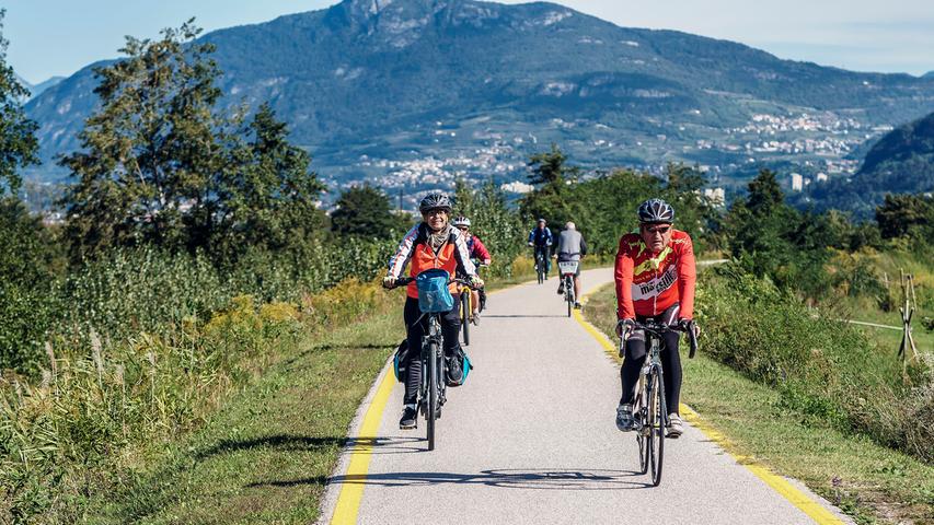 Der längste Abschnitt der Tour führt von Bozen über Trient nach Riva del Garda. Alleine von Bozen nach Trient sind es auf dem bestens ausgebauten Radweg fast 70 Kilometer.