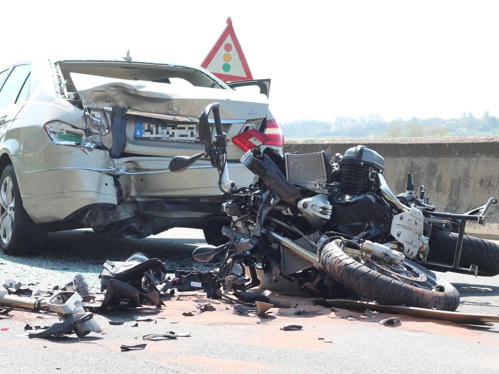 Biker Schwer Verletzt Motorrad Unfall In Unterfranken Region Nordbayern De Biker Schwer Verletzt Motorrad Unfall In Unterfranken Region Nordbayern De