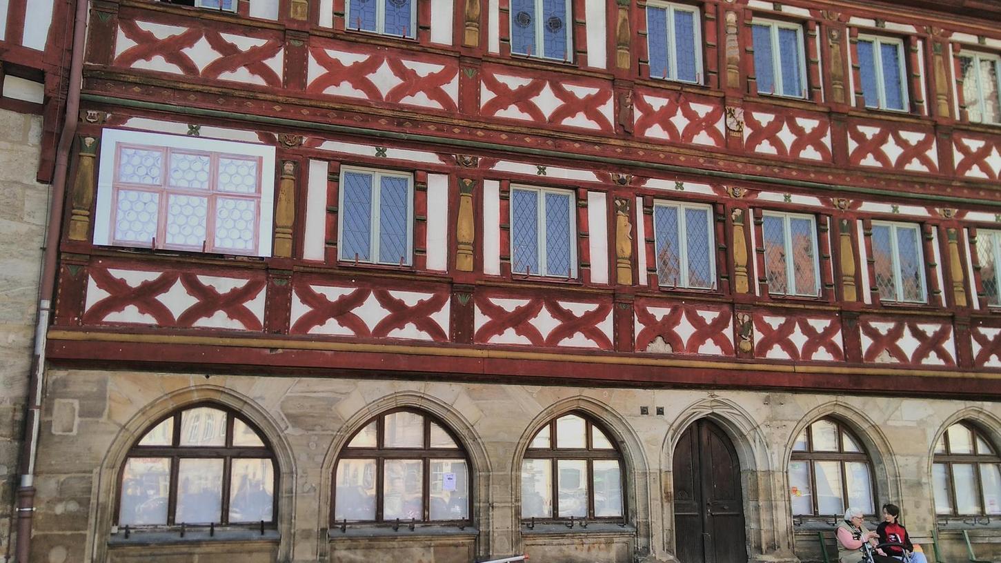Forchheim: Skelett, alte Fenster und Bastionsreste 