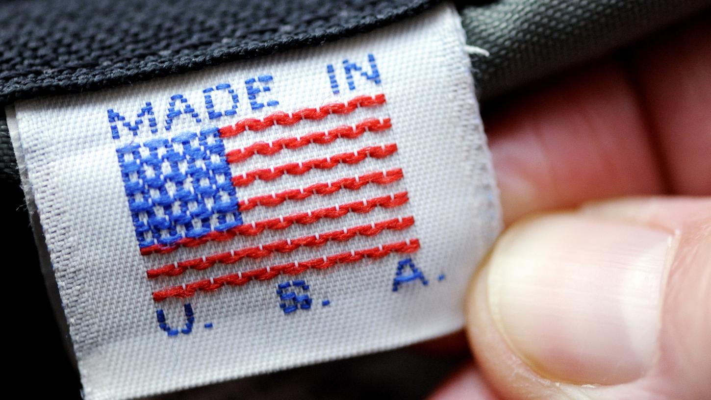Im Streit um die neuen US-Zölle auf Stahl- und Aluminiumprodukte hat die EU die Welthandelsorganisation WTO eingeschaltet. Gleichzeitig hält sich die EU mit dem Schritt die Möglichkeit von Ausgleichsmaßnahmen offen. Dazu könnten zum Beispiel Vergeltungszölle auf US-Produkte zählen.