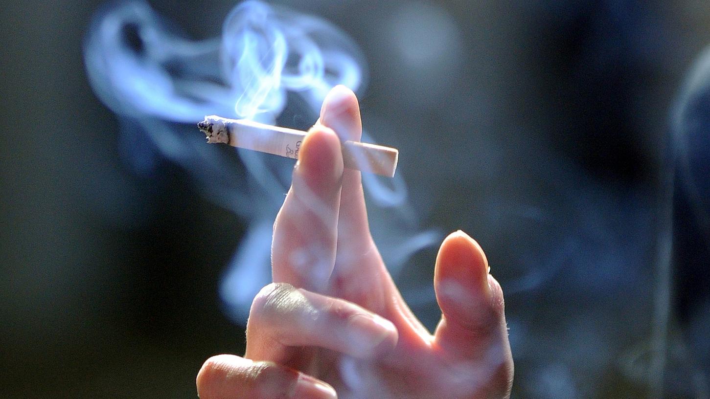 Mittelfristig betrachtet sinkt der Konsum von Zigaretten in Deutschland.