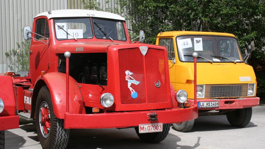 Faun aus Nürnberg machte sich frühzeitig einen Namen als Lieferant von robusten Lkw für besonders schwere Lasten, von Spezial- und Kommunalfahrzeugen. Das hier gezeigte Exemplar stammt aus den 1950er-Jahren und beeindruckt durch seine lange Motorhaube vor dem Fahrerhaus.