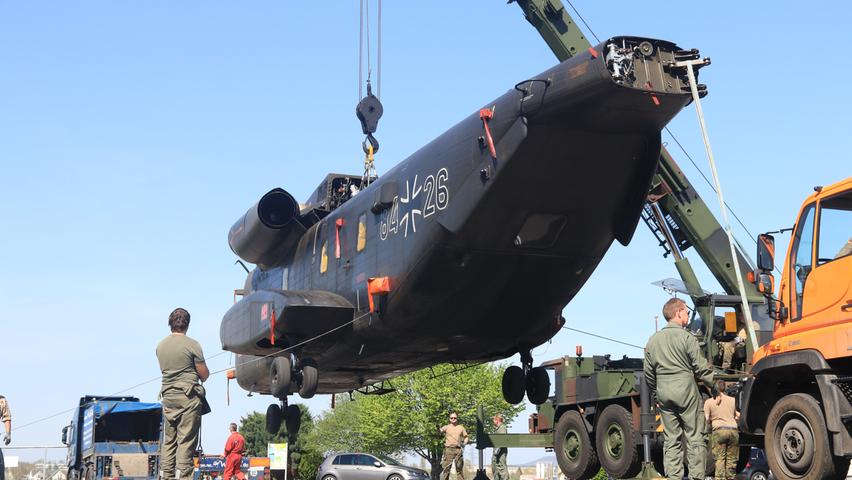 Nach tödlichem Unfall in Unterfranken: Bundeswehr-Heli geborgen 