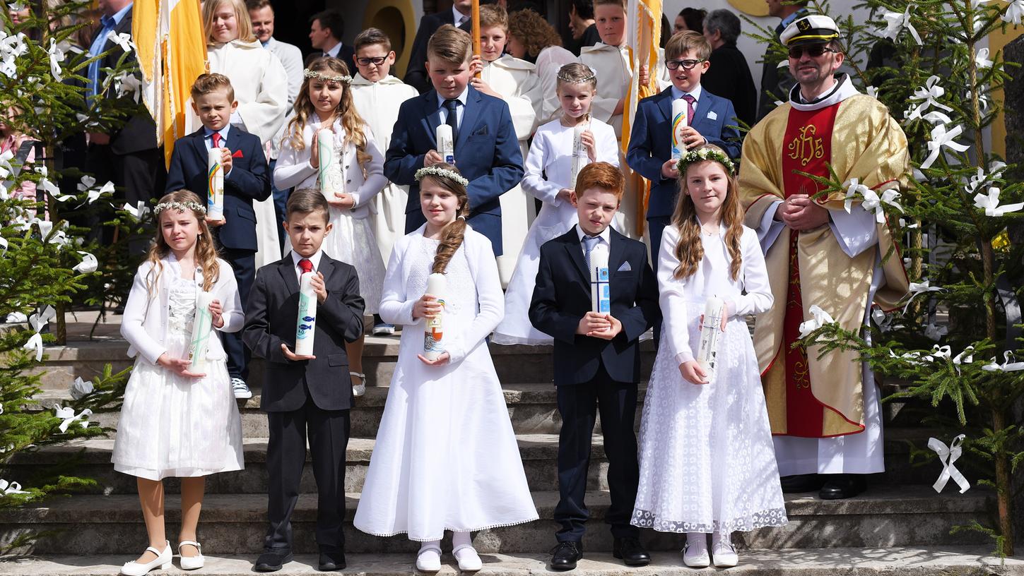 Kinder feiern Erstkommunion in Wichsenstein