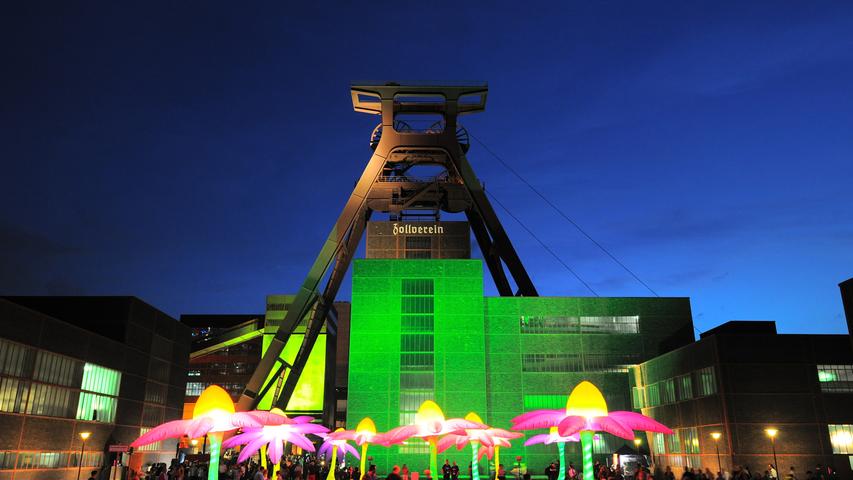 Auch kulturell werden die Gelände genutzt - so wie hier bei der "Nacht der Industriekultur". Die Essener Zeche Zollverein ist schon seit 2001 Teil des UNESCO-Weltkulturerbes.