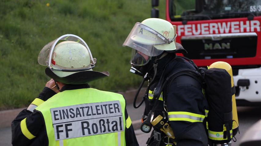 Wohnung in Flammen: Dichte Rauchwolken in Roßtal