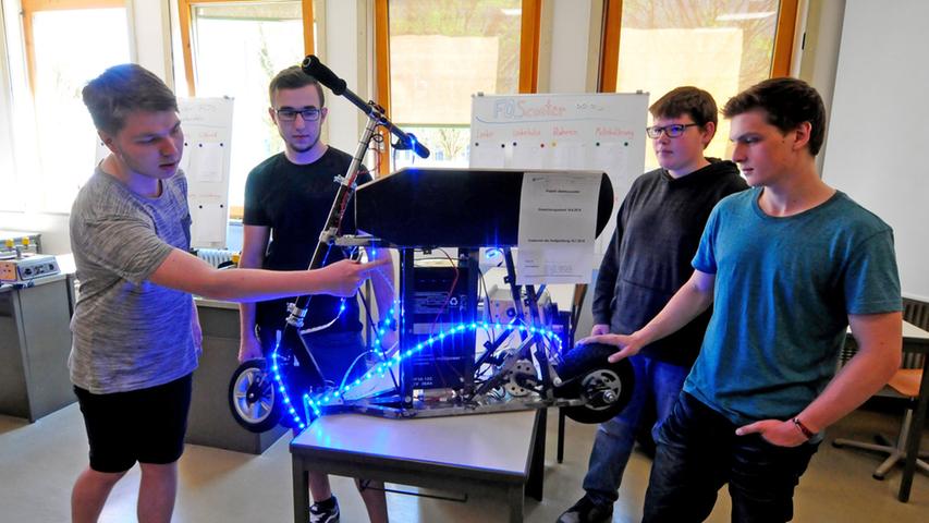 Schüler der Technikerklasse an der FOS haben einen Cityroller mit Elektromotor ausgestattet.