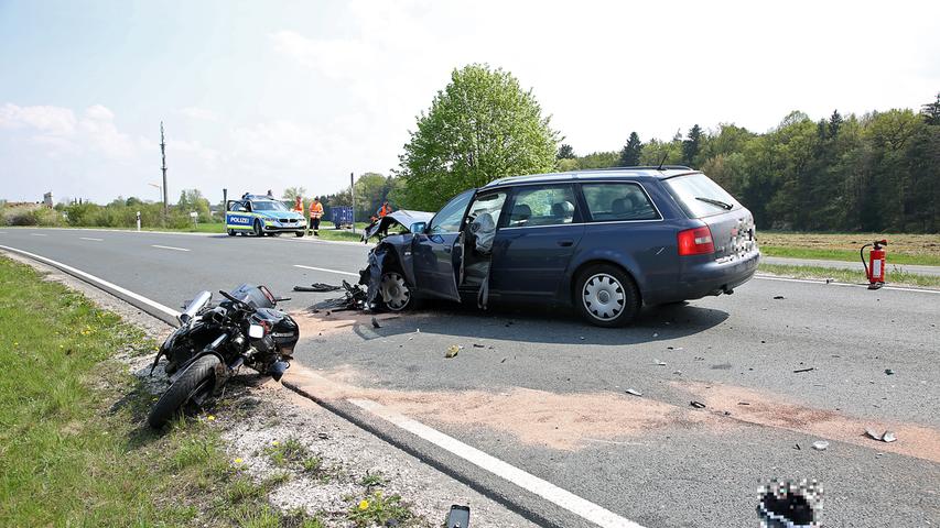 Zusammenstoß mit Auto: Motorradfahrer stirbt bei Großenseebach