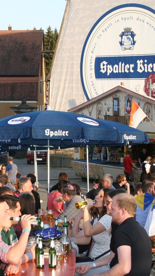 Party mit Hopfen und Holunder: Das Brauereifest in Spalt