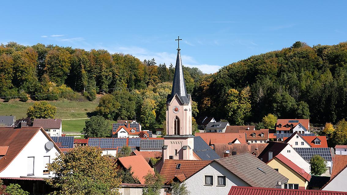 Wer hat wann und wie in Windischhausen (unser Bild) sowie in Unter- und Oberheumödern gelebt? Dieser Frage geht Autor Bernd Schweinzer in seinem neuen Ortsfamilienbuch nach. Wer hat wann und wie in Windischhausen (unser Bild) sowie in Unter- und Oberheumödern gelebt? Dieser Frage geht Autor Bernd Schweinzer in seinem neuen Ortsfamilienbuch nach.