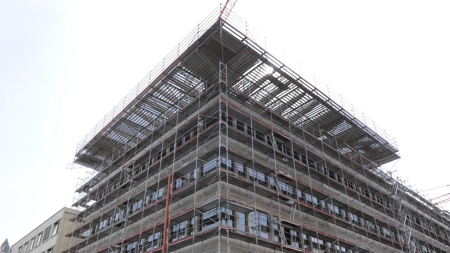 Das neue Operative Zentrum in Erlangen ist ein Prestigeprojekt - doch jetzt gibt es massive Probleme. Das neue Operative Zentrum in Erlangen ist ein Prestigeprojekt - doch jetzt gibt es massive Probleme.