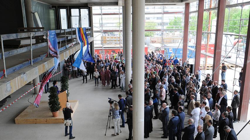 Bilder: Richtfest beim Erweiterungsbau am Uniklinikum Erlangen 