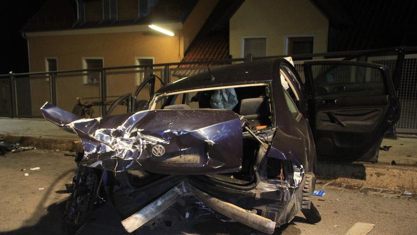 Tödlicher Unfall in der Oberpfalz: Auto überschlägt sich auf Brücke