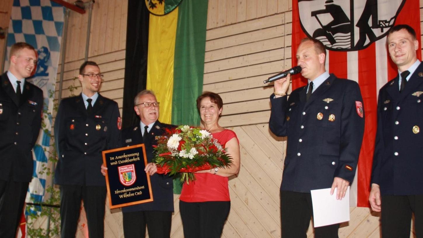 Weisendorf: Feuerwehr ehrt Willi Oed