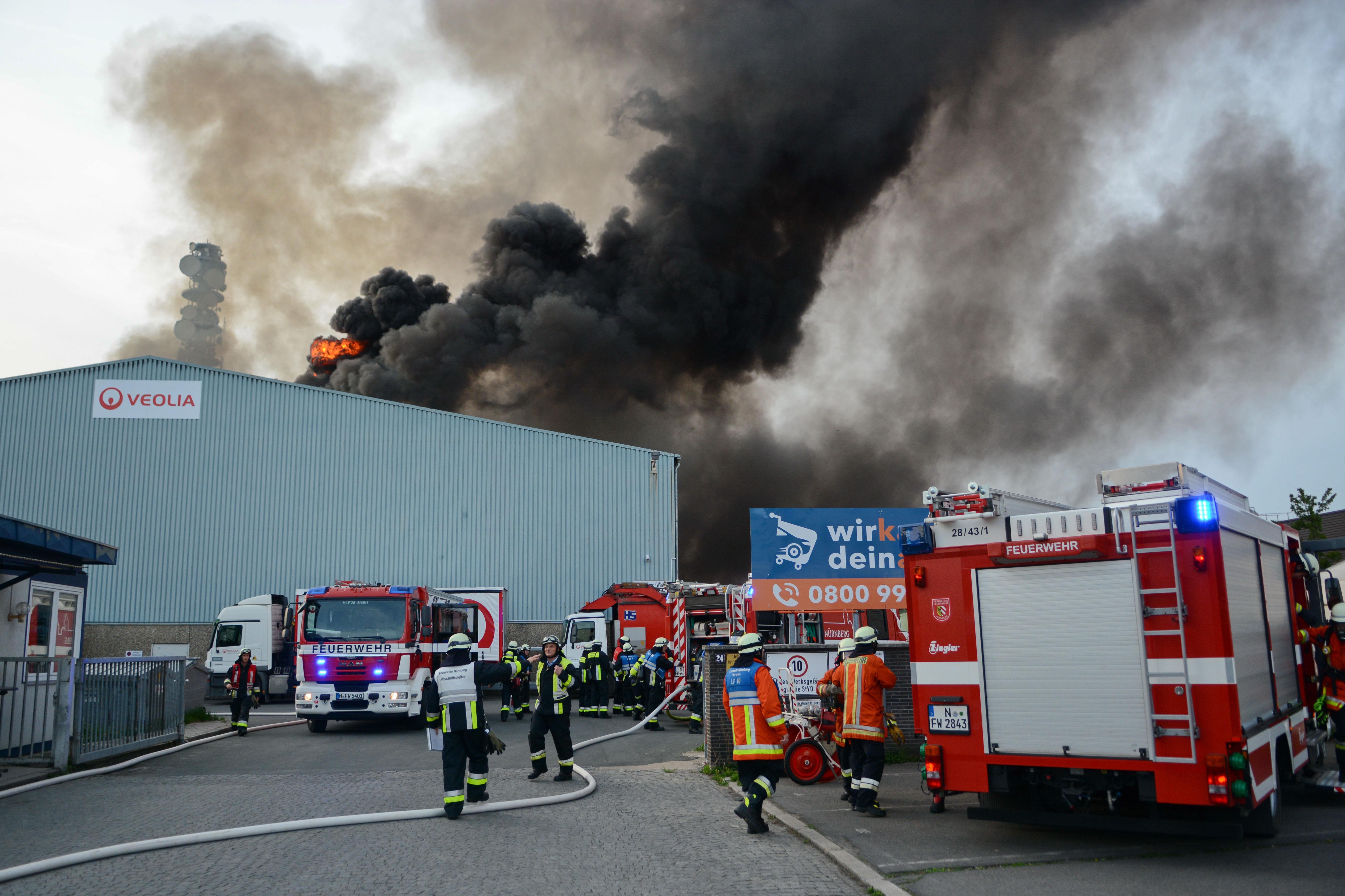 Nach Brand In Lagerhalle: Ermittlungen Zur Ursache Laufen | Nordbayern