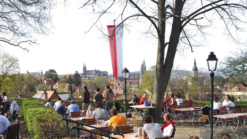 Der Spezial-Keller bietet die schönste Aussicht auf das Weltkulturerbe Bamberg. Der gemeisterte Aufstieg rechtfertigt bereits das erste Seidla Bier. Neben dem klassischen Spezial Rauchbier wird auch ein Ungespundetes serviert, ein helles, nicht rauchiges Lagerbier.