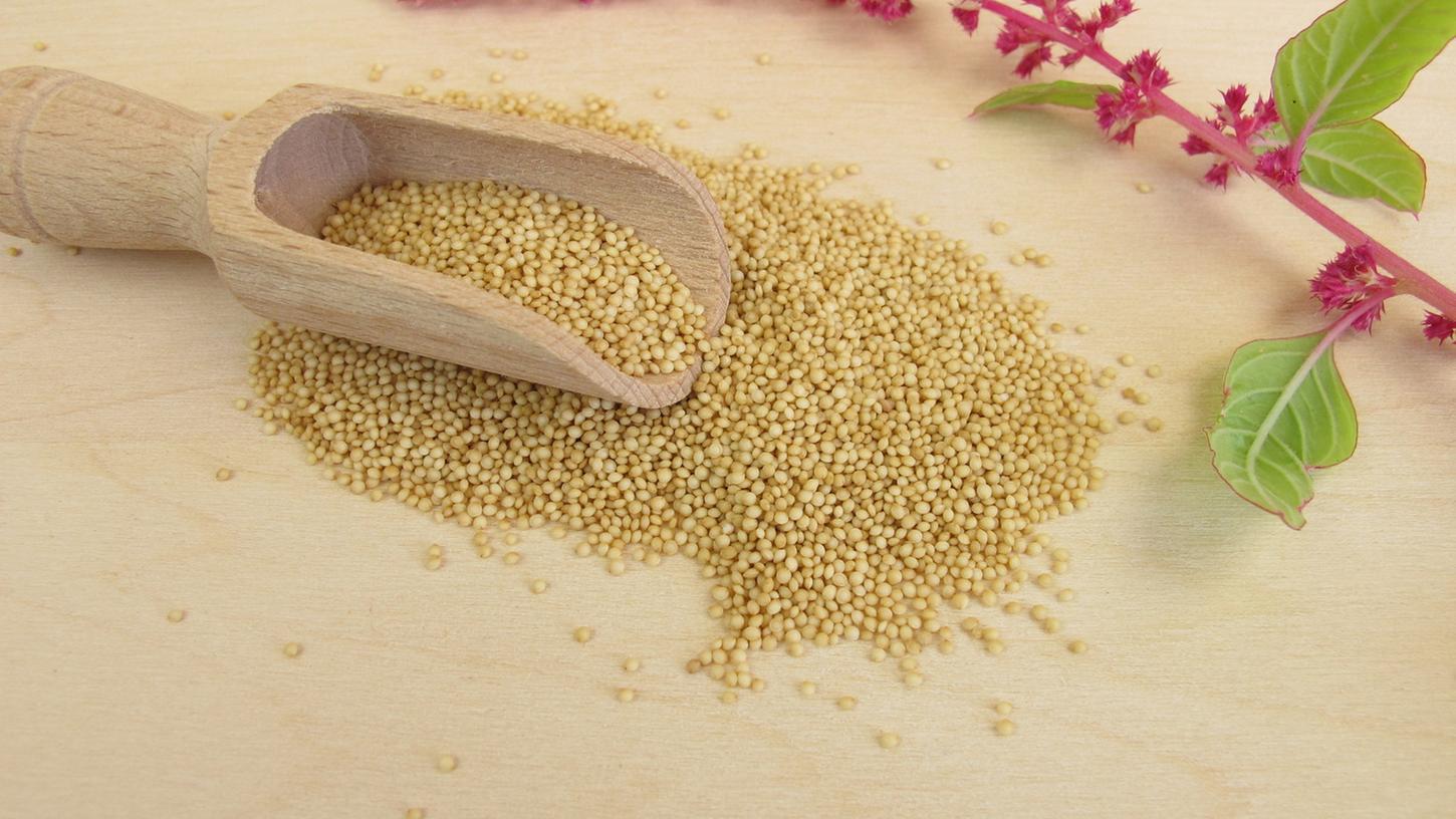 Amaranth ist kein Getreide, es gehört zur Gruppe der so genannten Pseudogetreide. Es gilt als Superfood und liegt wie Quinoa und Chia-Samen im Trend.