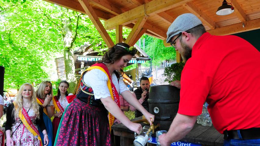 Bier, Brotzeit und Geselligkeit: Der Forchheimer Kellerwald ist eröffnet