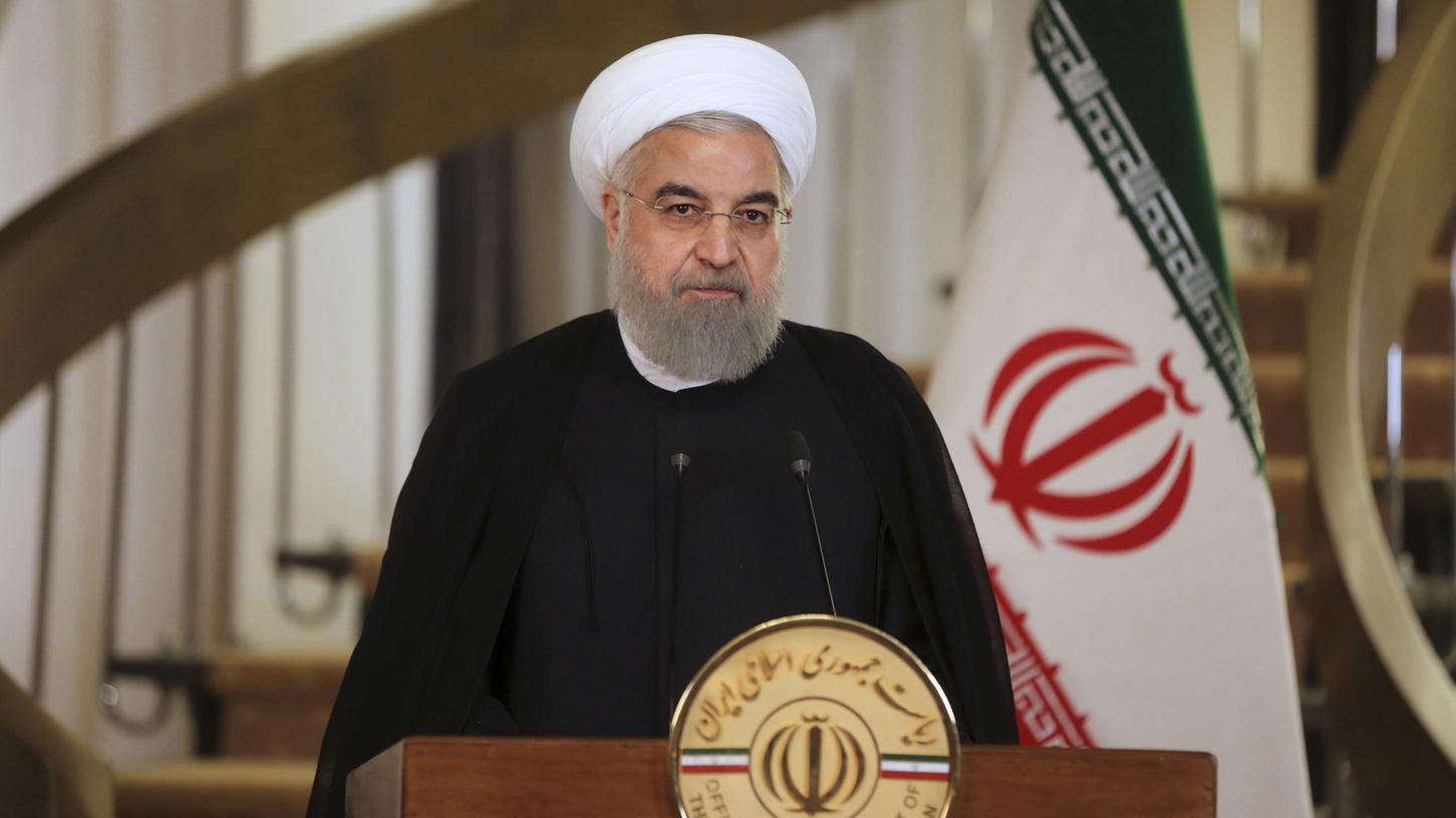 Der iranische Präsidente Hassan Rohani verkündet im Oktober 2017 in Teheran eine TV-Botschschaft über den Atomstreit mit den USA zur Nation.