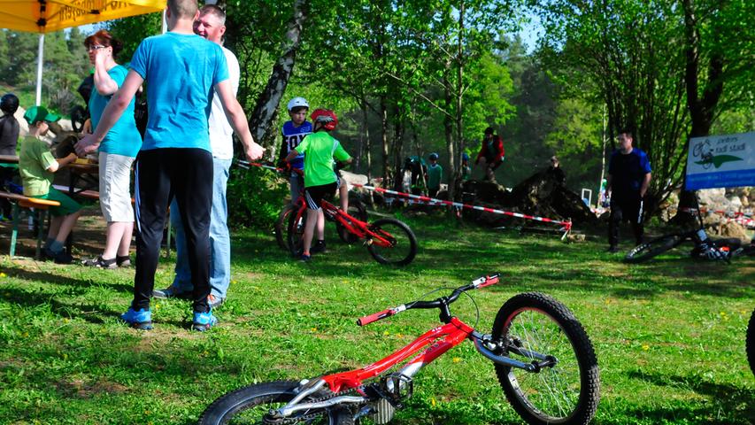 Balance-Akt: Fahrrad-Trial in der Fränkischen 