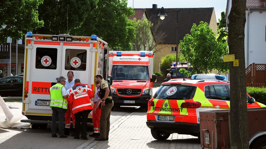 Tödliches Unglück in Wettelsheim: Maibaum erschlägt junge Frau
